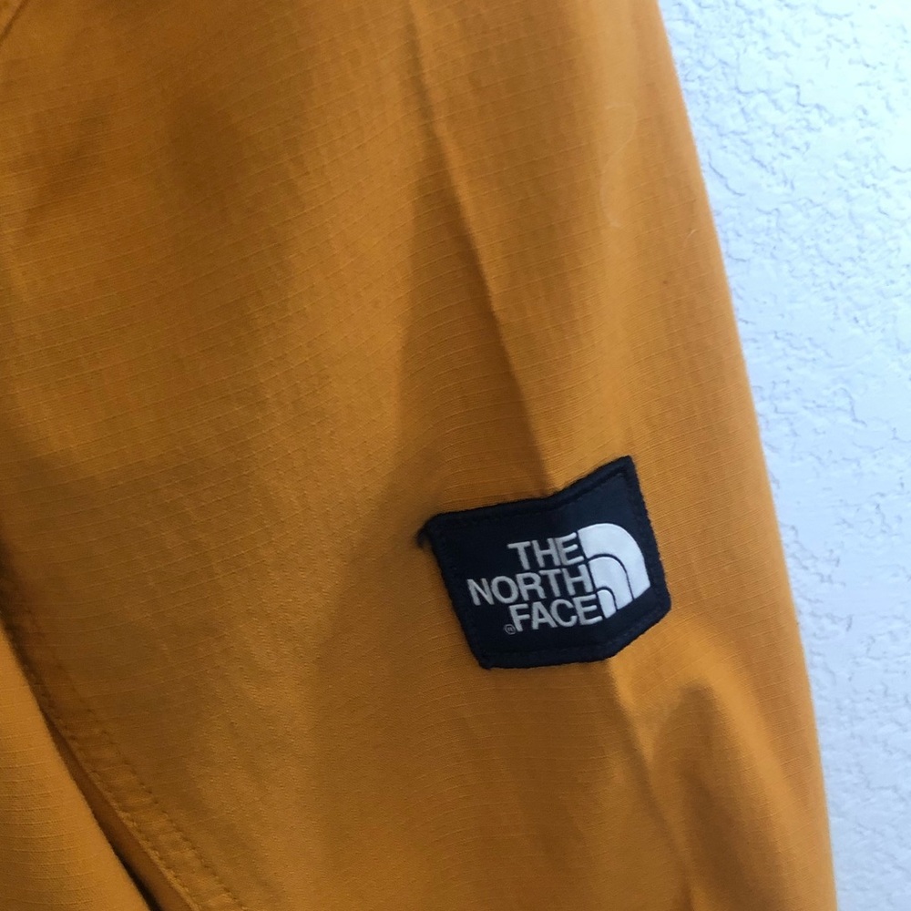 Wow! Brand new North Face tailored jacket with all the details! Zip/button XS - Picture 6 of 7